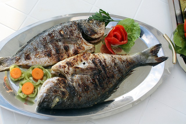 昼食が ディナー で魚は塩漬け 中世ヨーロッパの食事 パンタポルタ