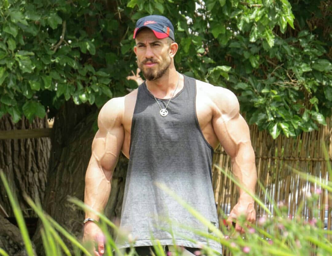 Worldwide Bodybuilders Wild Iranian stallion Saman Olfati