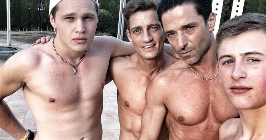 The Stars Come Out To Play: Danny Walters - Shirtless Twitter Pics