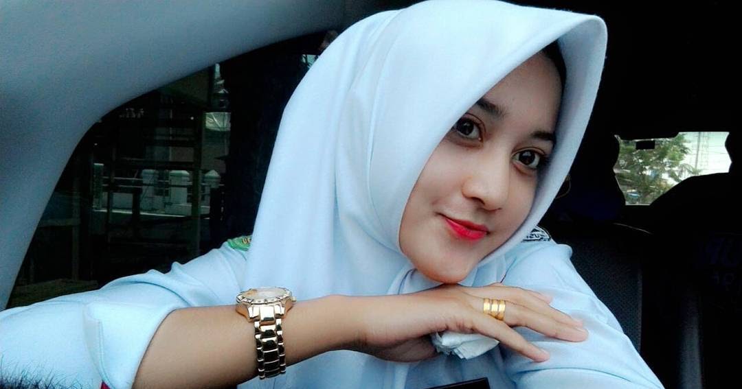 Foto ibu dokter muda muda berjilbab cantik - CantikaMagz