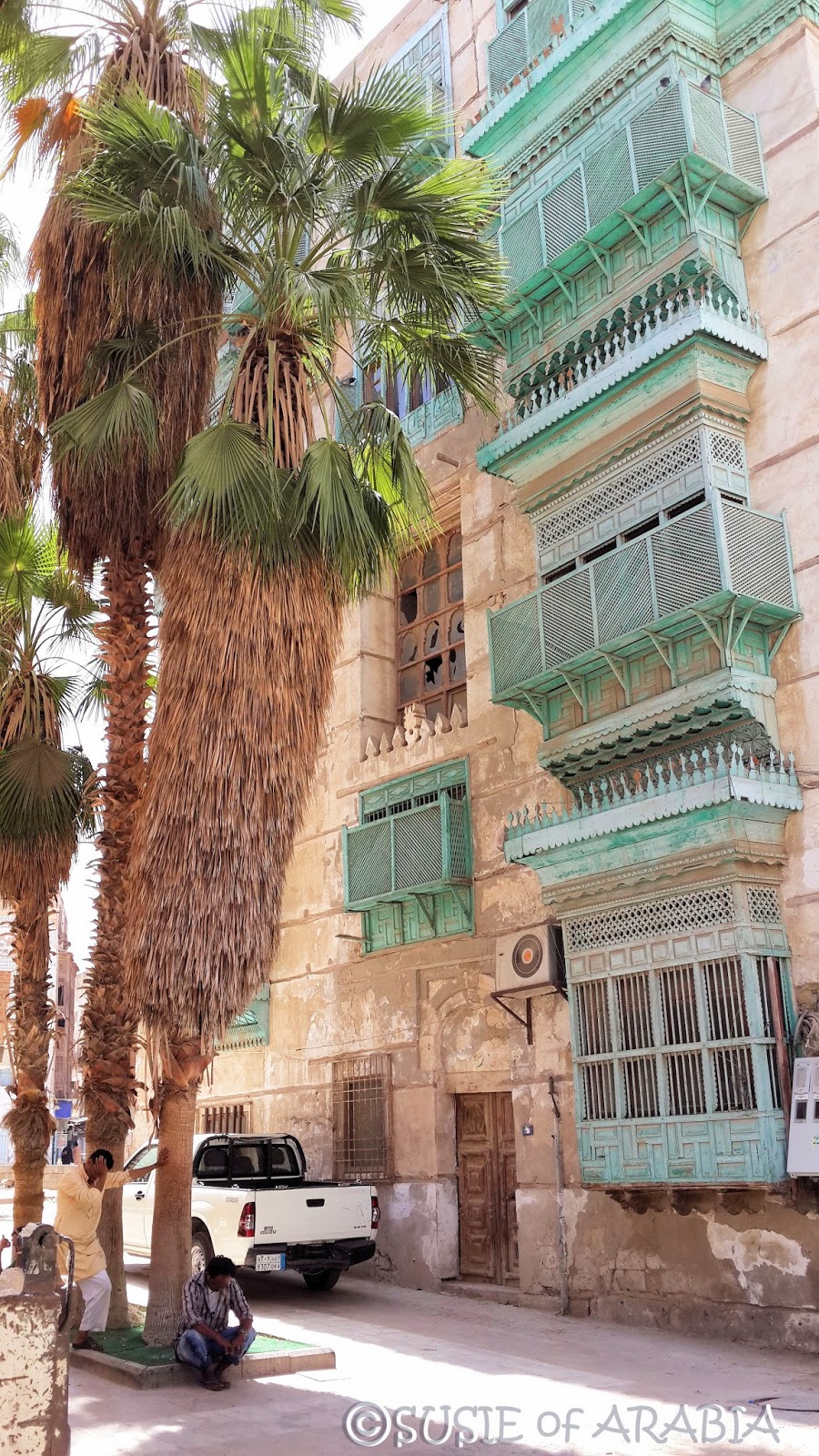 Jeddah Daily Photo: Bearded Palm Trees and Rawasheen