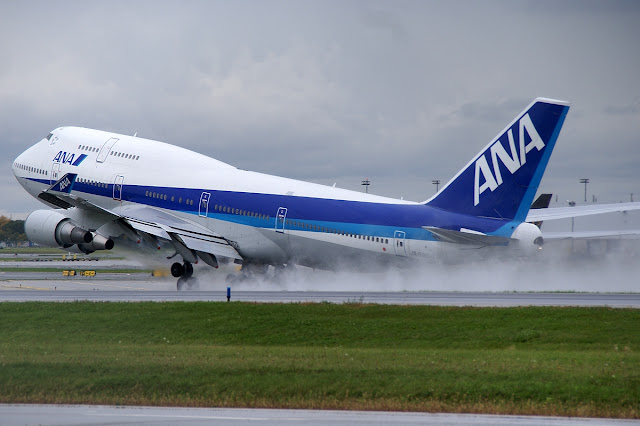 All Nippon Airways The ANA Boeing 747-400 Dramatic Wet Takeoff