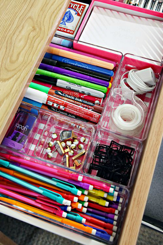 7 Dorm Room Hacks That Will Save So Much Space - Craftsonfire