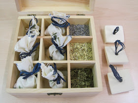 La scatola delle spezie - Immagine di foglie di menta