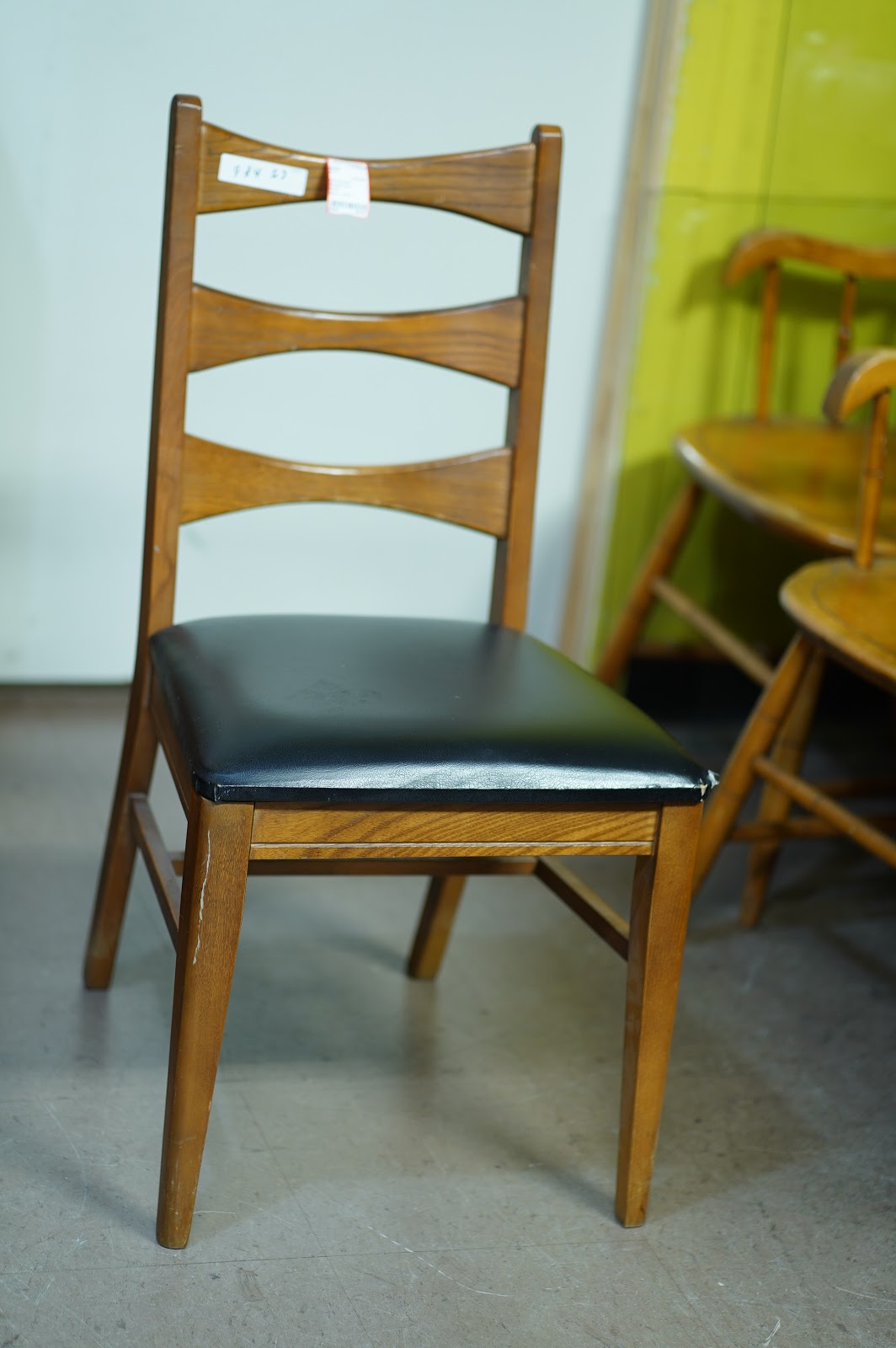 UHURU FURNITURE & COLLECTIBLES SOLD 98459 Liberty Ladder Back Dining