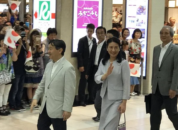 Crown Princess Masako visited Nara Cultural Welfare Center which is in Oji town. Princess Masako her star earrings and diamond clover earrings diamond brooch