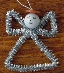 http://manualidadesnavidad.org/adornos-de-navidad-con-forma-de-angeles/