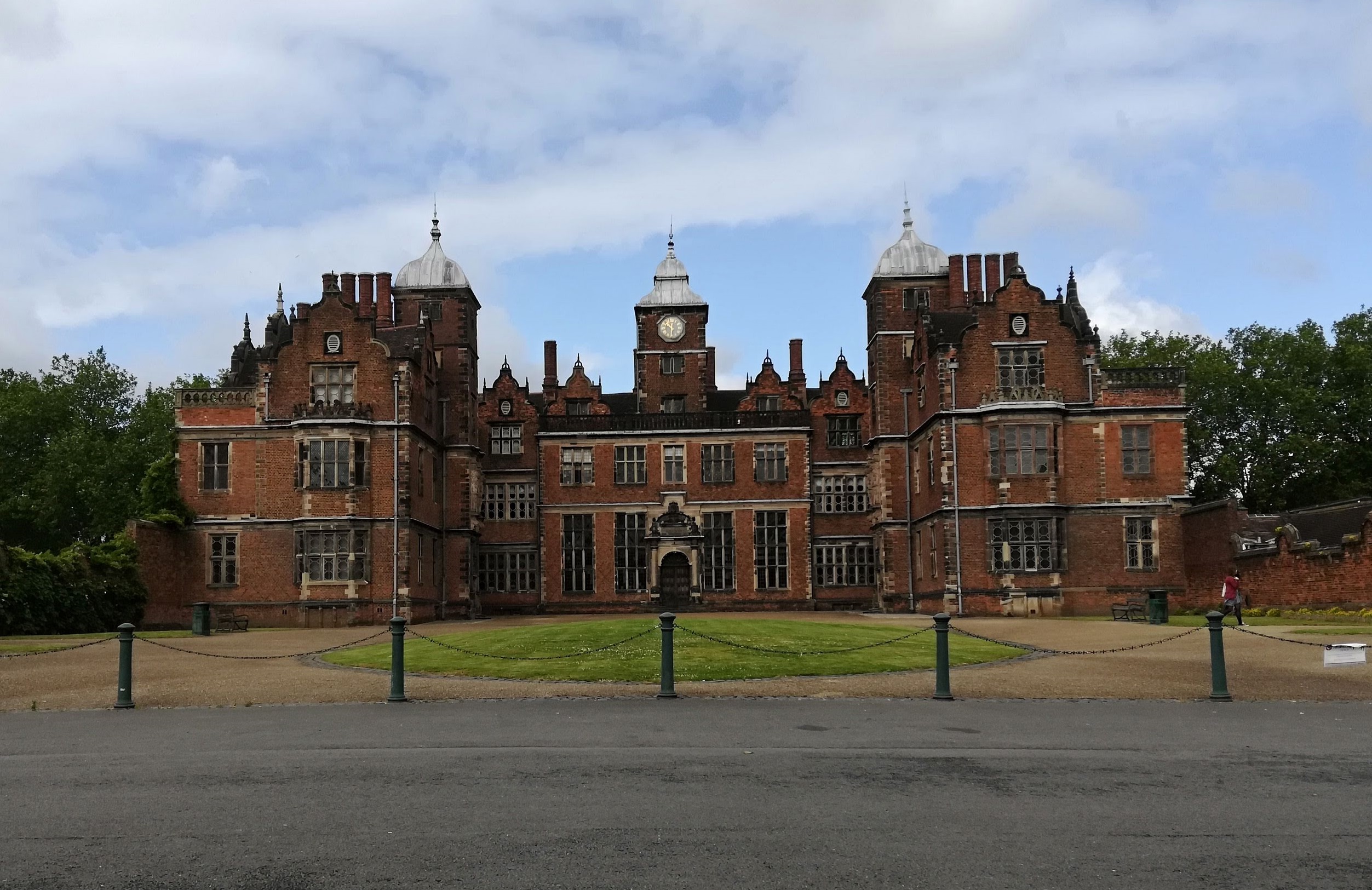 A Volunteers Guide to Aston Hall