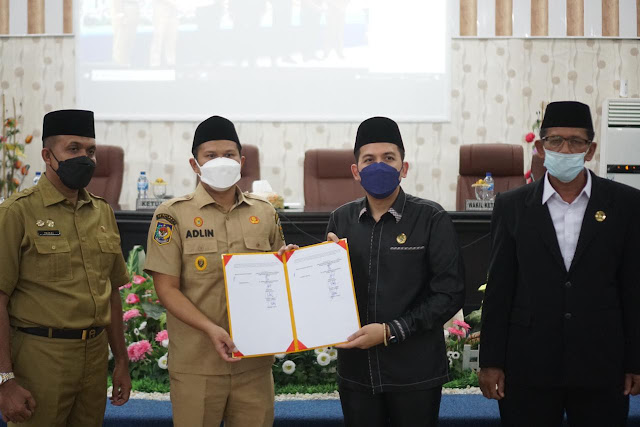 Pemkab dan DPRD Kabupaten Sergai Setujui Ranperda RPJMD 2021-2026 dan HET Gabah Dijadikan Perda Pemkab dan DPRD Kabupaten Sergai Setujui Ranperda RPJMD 2021-2026 dan HET Gabah Dijadikan Perda