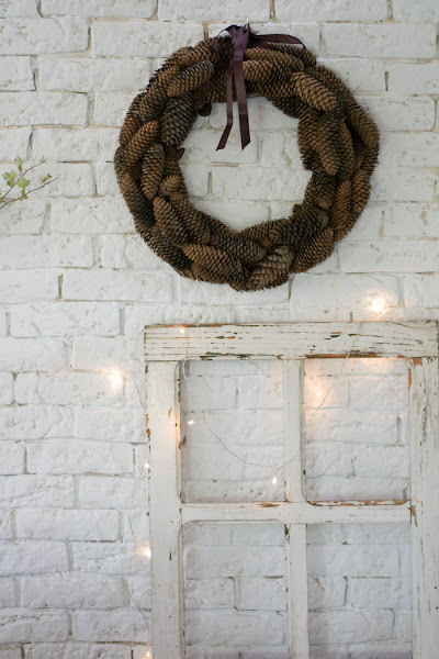 Cómo hacer una corona de piñas