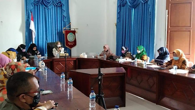 Ketua TP-PKK Natuna Memimpin Pertemuan Terkait Evaluasi Program Kerja Tahun 2021 Ketua TP-PKK Natuna Memimpin Pertemuan Terkait Evaluasi Program Kerja Tahun 2021
