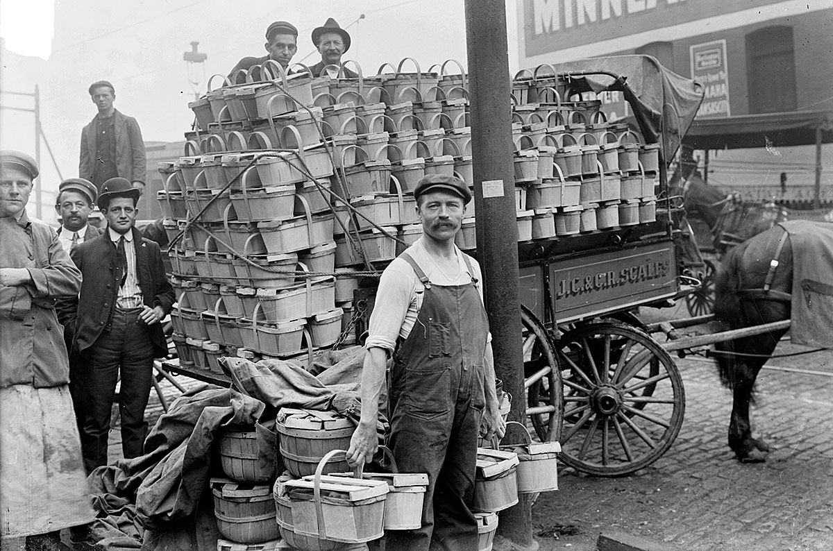 Vintage Photographs of South Water Street, Chicago From the Late 19th