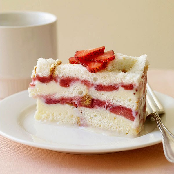 Frozen Strawberry Layer Cake PointsPlus 5 - weight watchers recipes