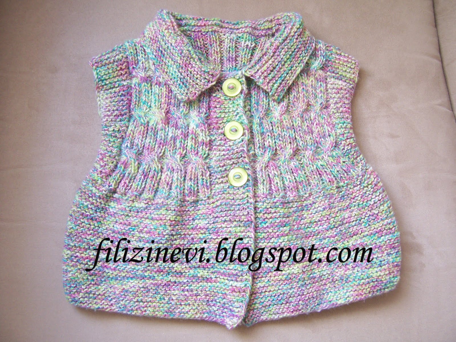 FİLİZ�İN EVİ BURGULU BEBEK YELEĞİ