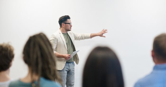 Pengertian Dosen Tugas Tanggung Jawab Dosen Lecturer Peranan Dosen Dan Persyaratan Pendidikan Seorang Dosen Kampung Akreditasi
