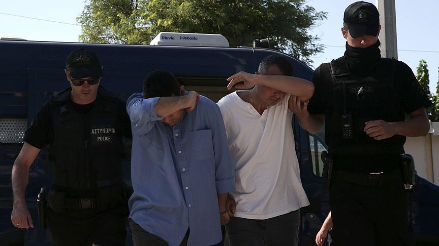 Бежавшие на вертолете в Грецию турецкие военные предстали перед судом