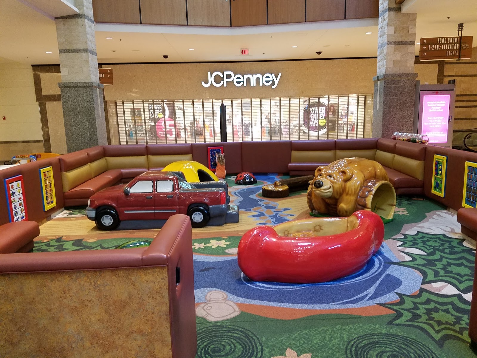 Play St. Louis West County Mall, Des Peres