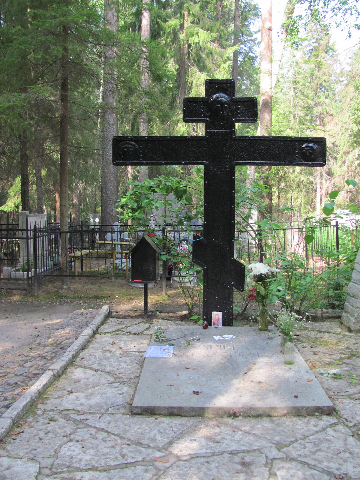 Ахматова кресты памятник