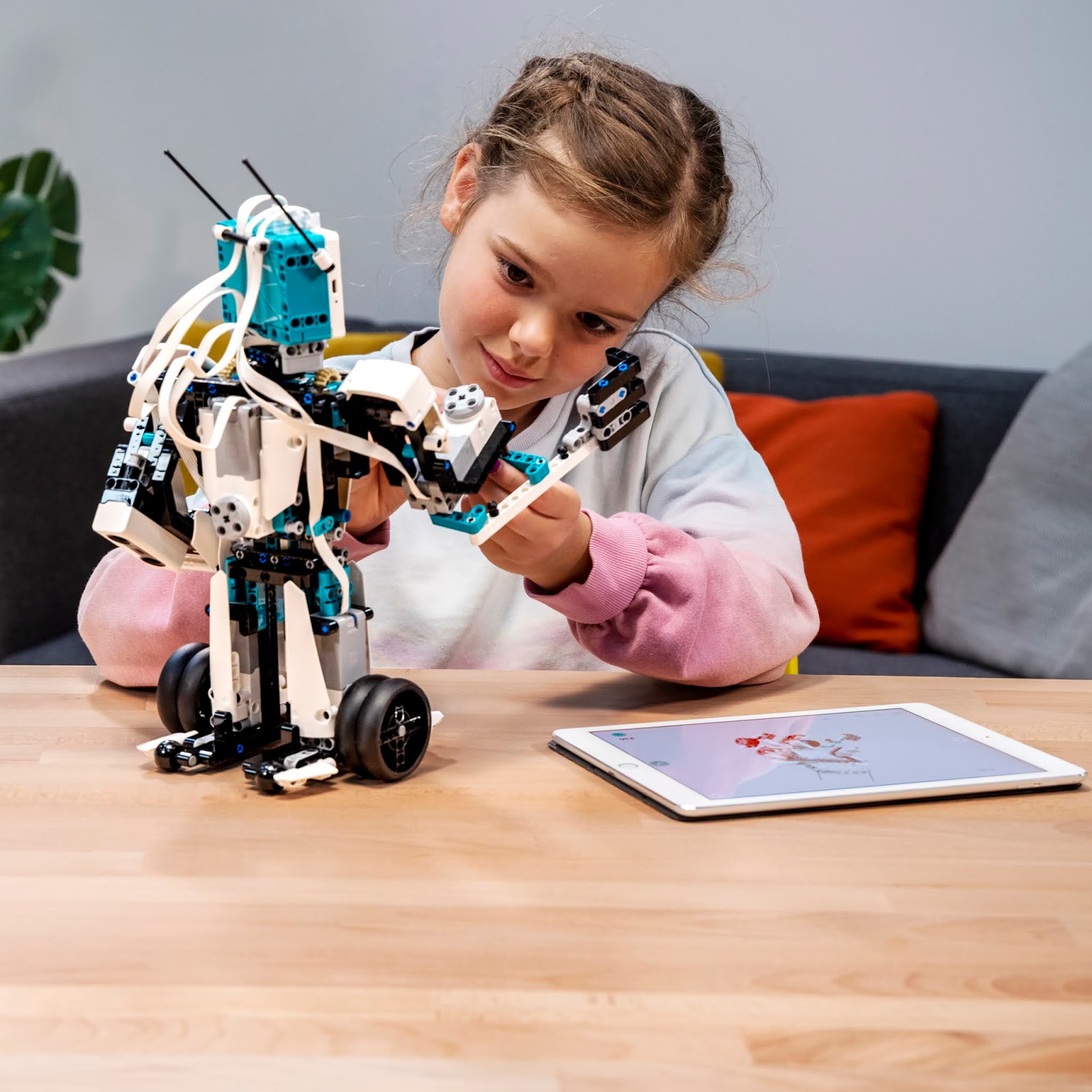 LEGO® MINDSTORMS® 51515 Robot Inventor: reveal and interview | New ...