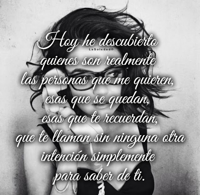 En la vida hay momentos en los que estas arriba, en la cima donde tienes todo y estas en control de absolutamente todo lo que ocurre en tu universo. Y es precisamente cuando estas arriba cuando llegan muchos lobos disfrazados de mansos corderitos. Pero es muy diferente la historia cuando por cosas de la misma vida, te toca descender y tocar fondo, ahí el escenario cambia completamente de repente los corderos (que nunca lo fueron) sacan sus garras y muestran sus colmillos. Aunque hay decepciones cuando se esta Abajo, también hay grandes gratificaciones una de ellas la comparto con ustedes: Hoy cuando estoy en esta situación he descubierto quienes son realmente las personas que me quieren, esas que se quedan, esas que te recuerdan, que te llaman sin ninguna otra intención simplemente para saber de ti, aquellas que permanecen leales aun cuando no te sientas como " La Reina del mundo" aun cuando no estas en la "Cima del Cielo" aun cuando la popularidad escasea o el poder se haya agotado...Es cuando se esta abajo que se encuentran a los verdaderos Corderos, esos que no tuvieron la necesidad de disfrazarse porque siempre lo fueron.