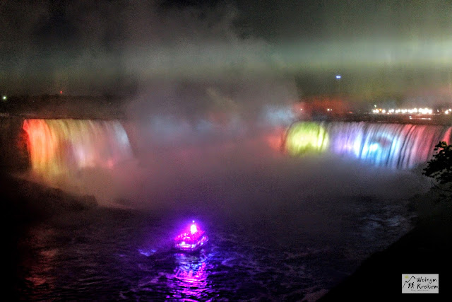 Niagara Falls at night