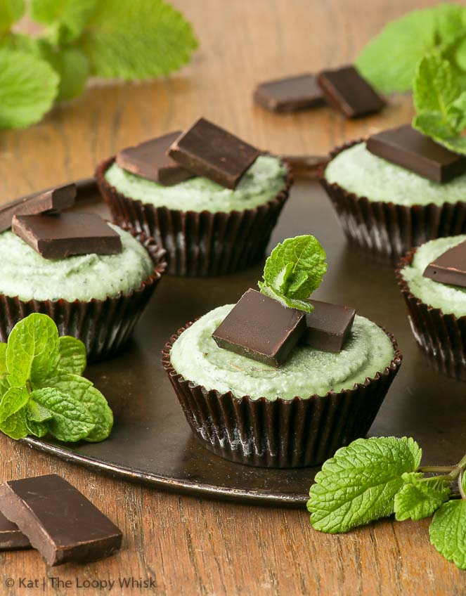 CHOCOLáTE & MíNT RáW VEGáN CHEESECáKE BíTES {gluten, dáíry, egg, soy & ref. sugár free, vegán