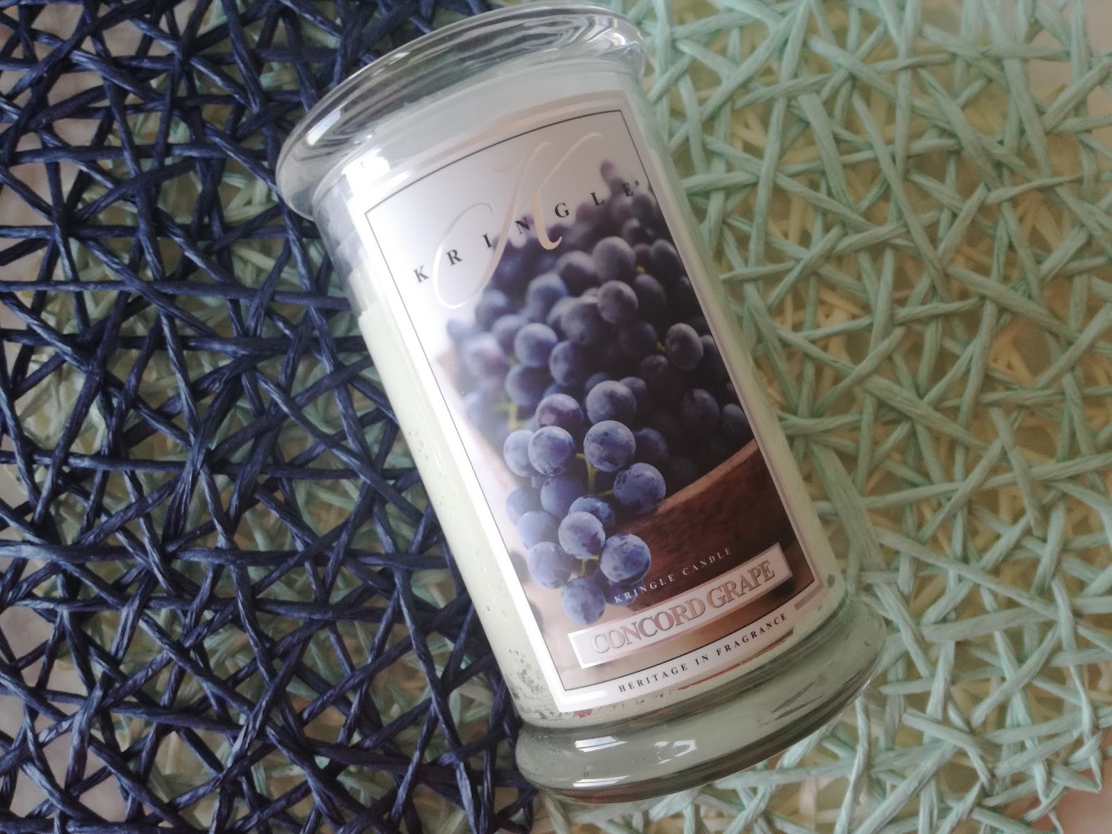 Kosmetyczne szaleństwo Kringle Candle Concord Grape w świecy
