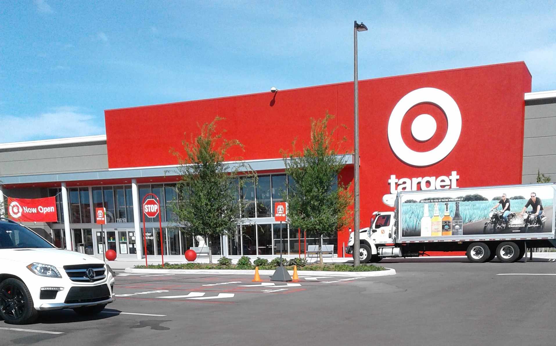 My Florida Retail Blog Target "Flexes" Its Muscles in Orlando