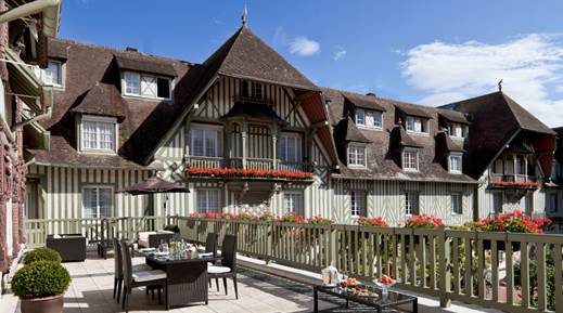 L'hôtel le Normandy à Deauville fait peau neuve - DAME SKARLETTE