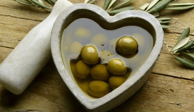 فوائد زيت الزيتون وأضراره