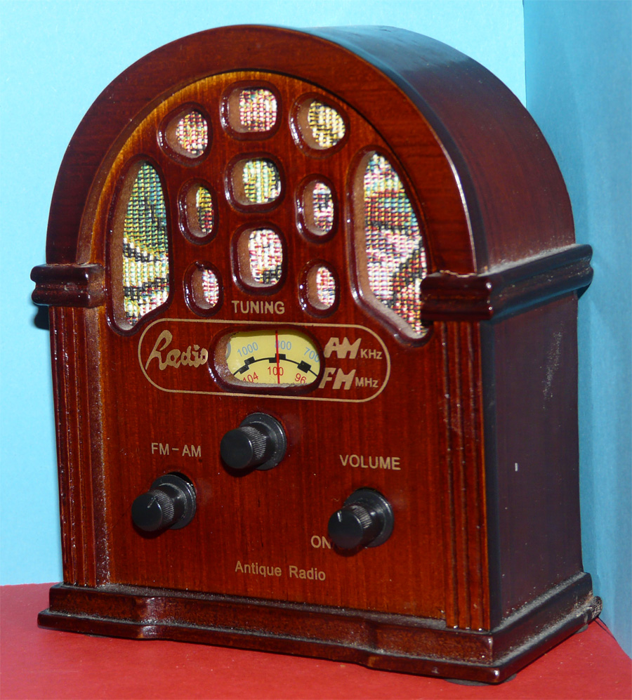 Radio de Madera. AM FM. Decoración