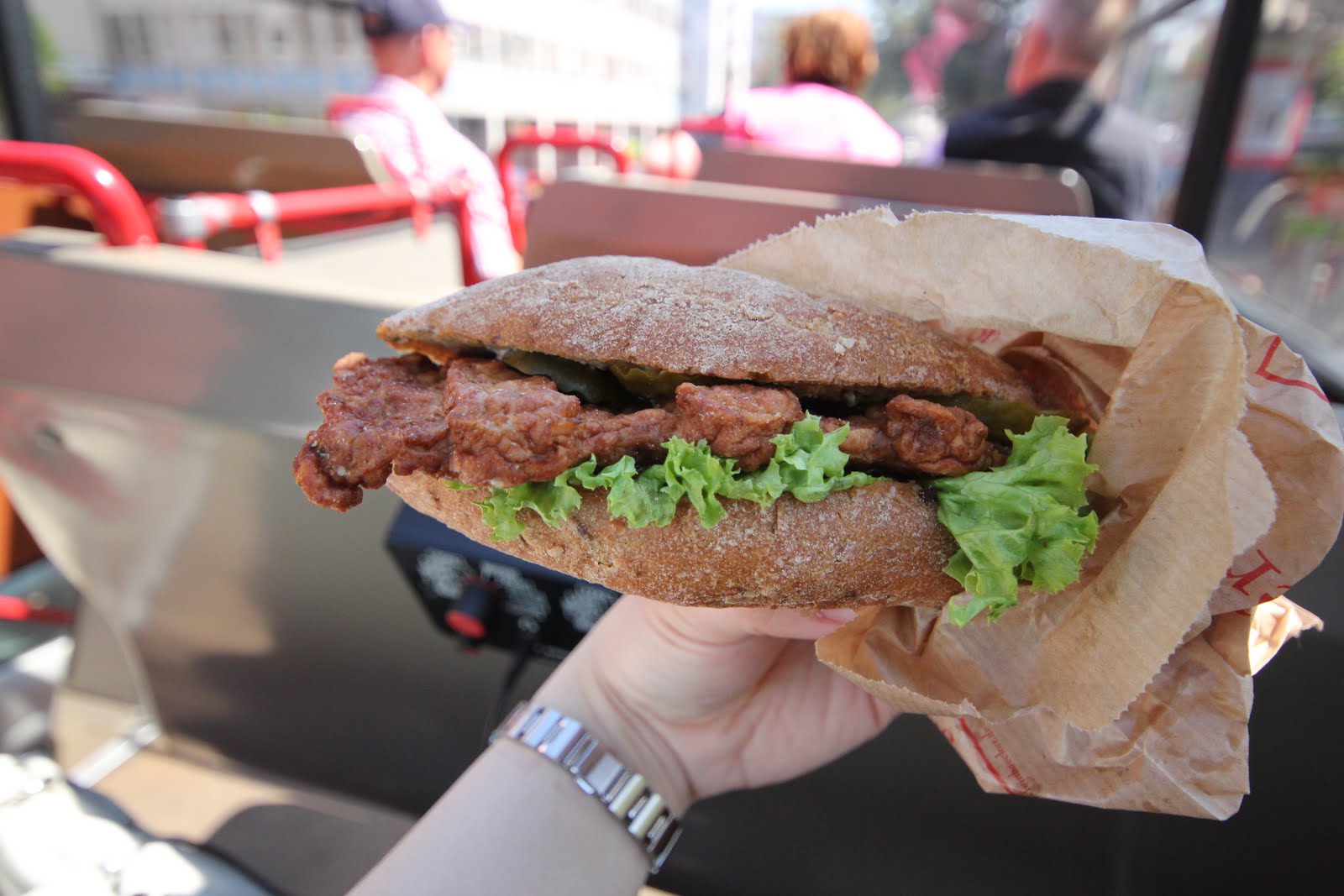 esther-food-adventure-knuckle-sausage-beer-1