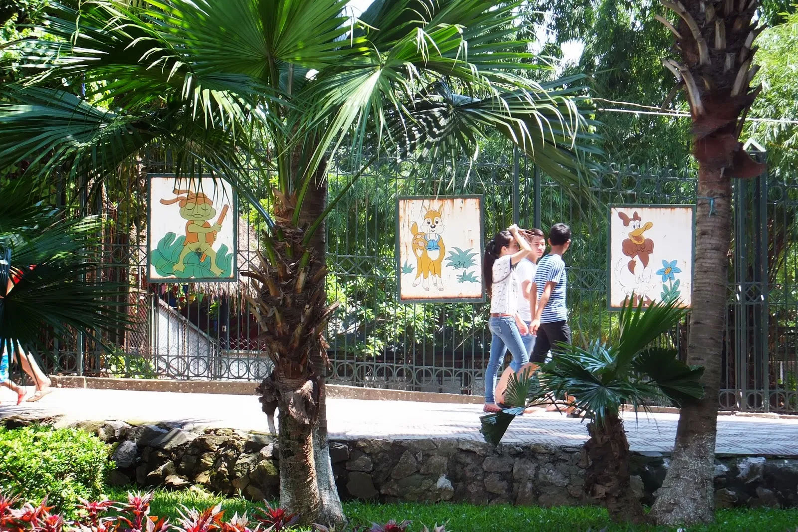 hanoi-zoo ハノイ動物園の看板