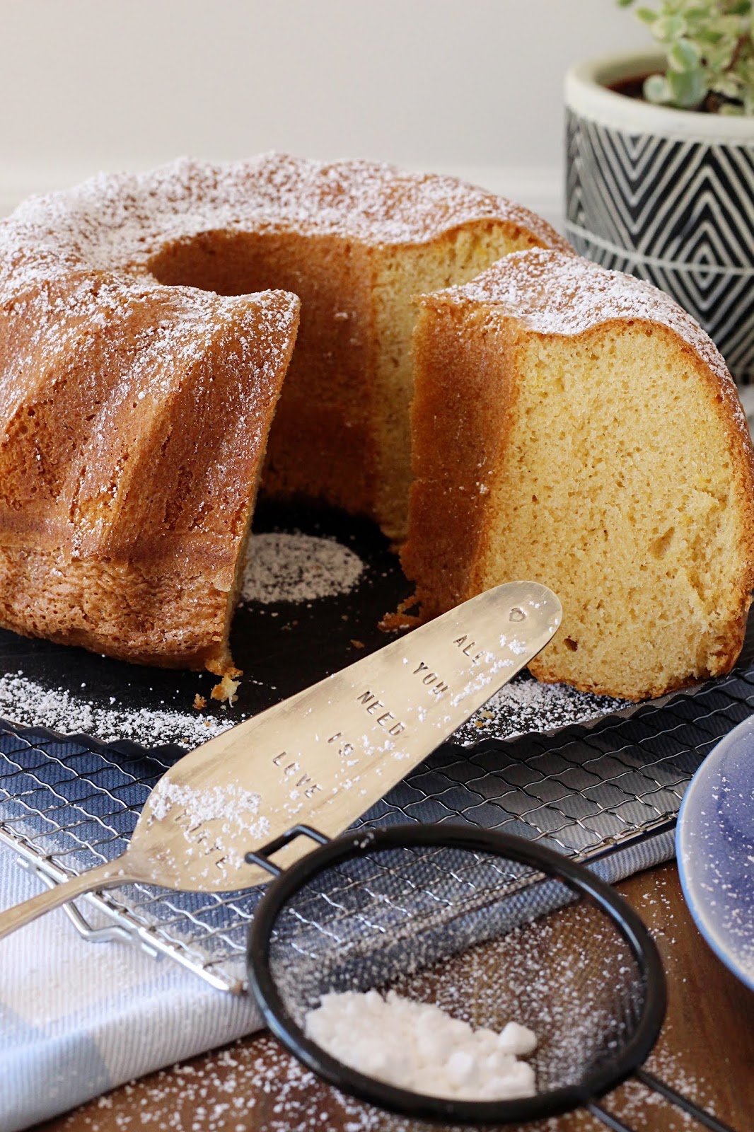 saftiger Gugelhupf mit Likör - Biskuitwerkstatt