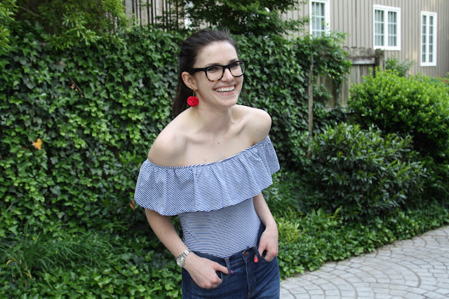 2017, summer, style, review, OOTD, ruffles, off-the-shoulder, t-shirt, pink, stripes, red lips, sequins, 