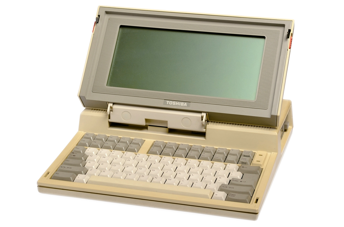 Toshiba T1100 – The World's First Laptop PC ~ Vintage Everyday