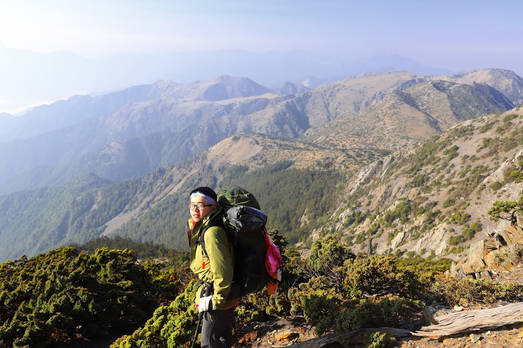 攀登秀姑巒山