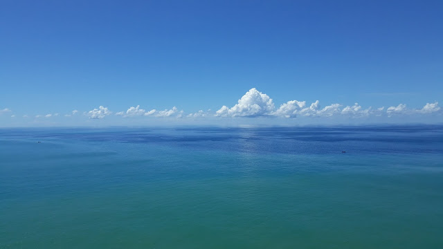 Pemandangan laut di Puncak Genasi Nias Selatan. Puncak ini menghadap laut Samudera Hindia