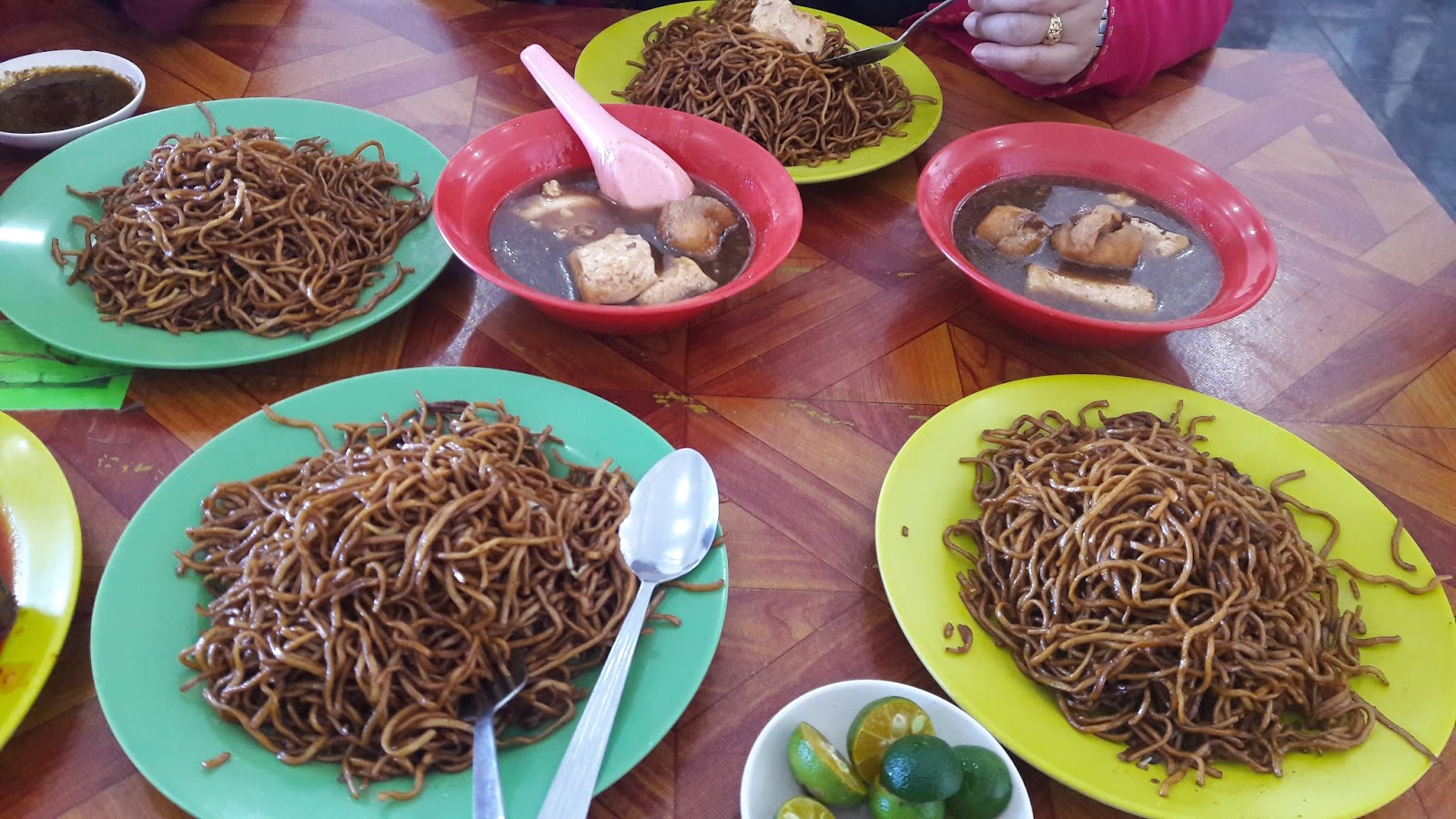 I Am Fatin . * [Food Review] Mee Tauhu Jafre, Batu 3, Tawau.