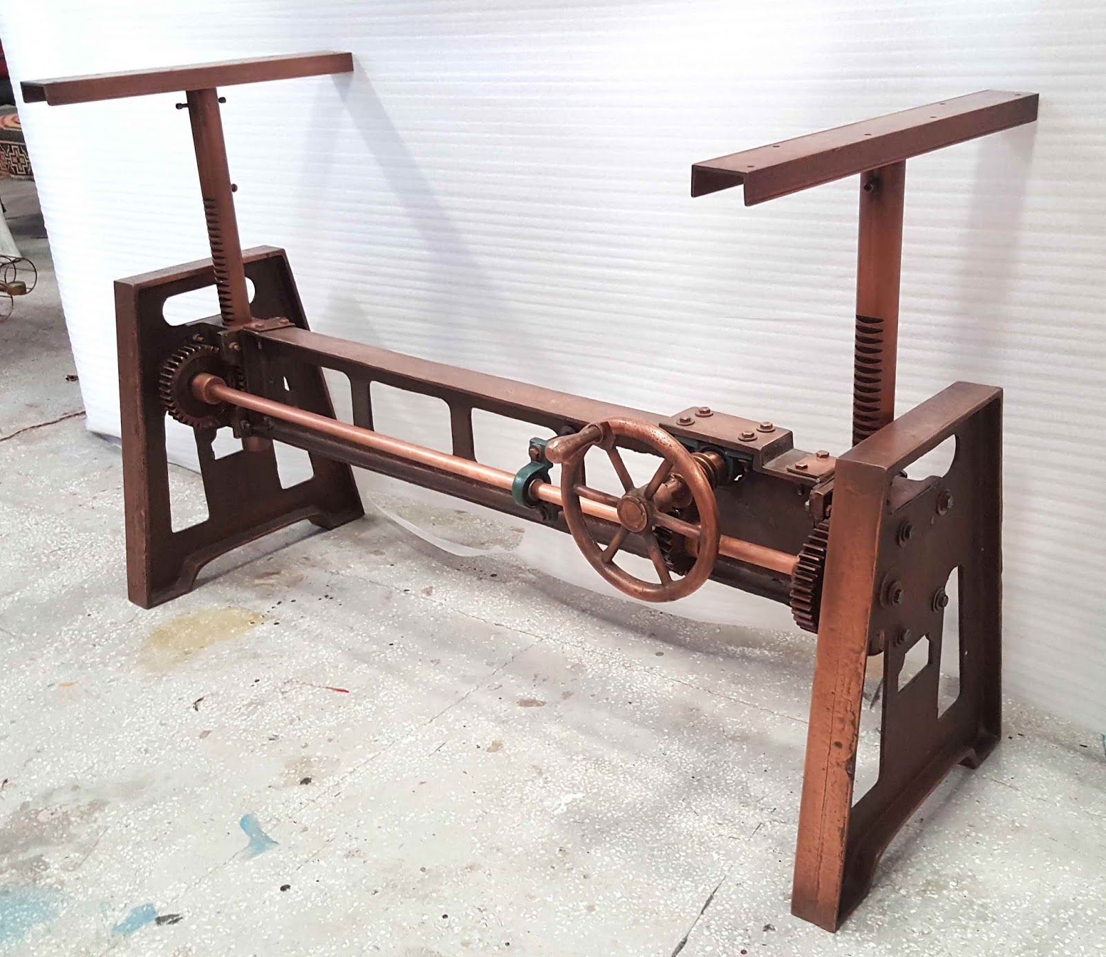 INDUSTRIAL FURNITURE VINTAGE INDUSTRIAL CRANK TABLE BASE