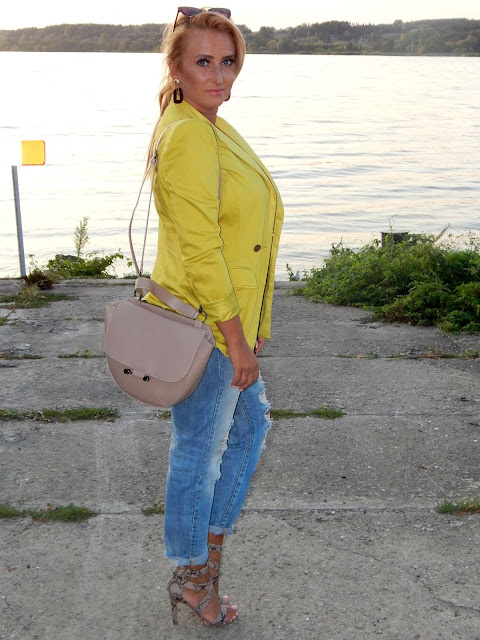 yellow14.jpg