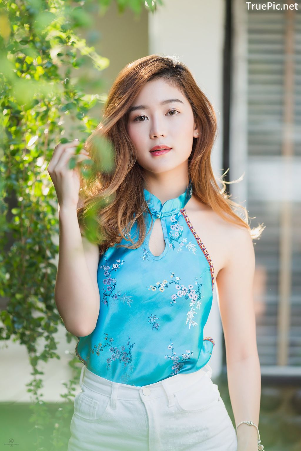 Image-Thailand-Beautiful-Girl-Pattaravadee-Boonmeesup-Blue-Chinese-Traditional-Undershirt-TruePic.net- Picture-32