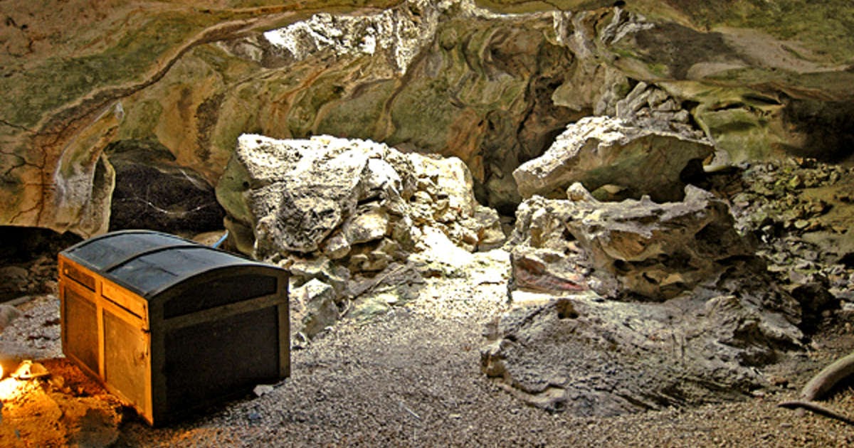 Пещера дикой розы. Найден клад в пещере. Клад в пещере. Мексика пещера майя. Раскопки в пещере.