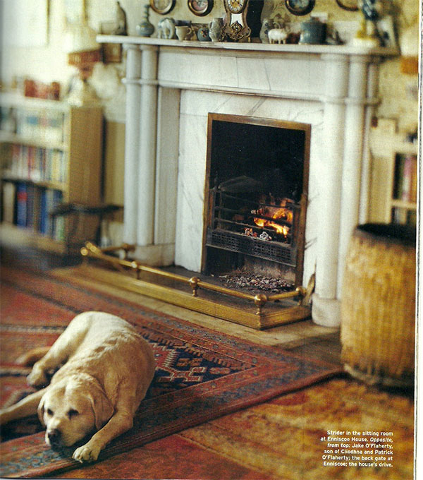 {holiday inspiration : candlelight and firelight and mistletoe}