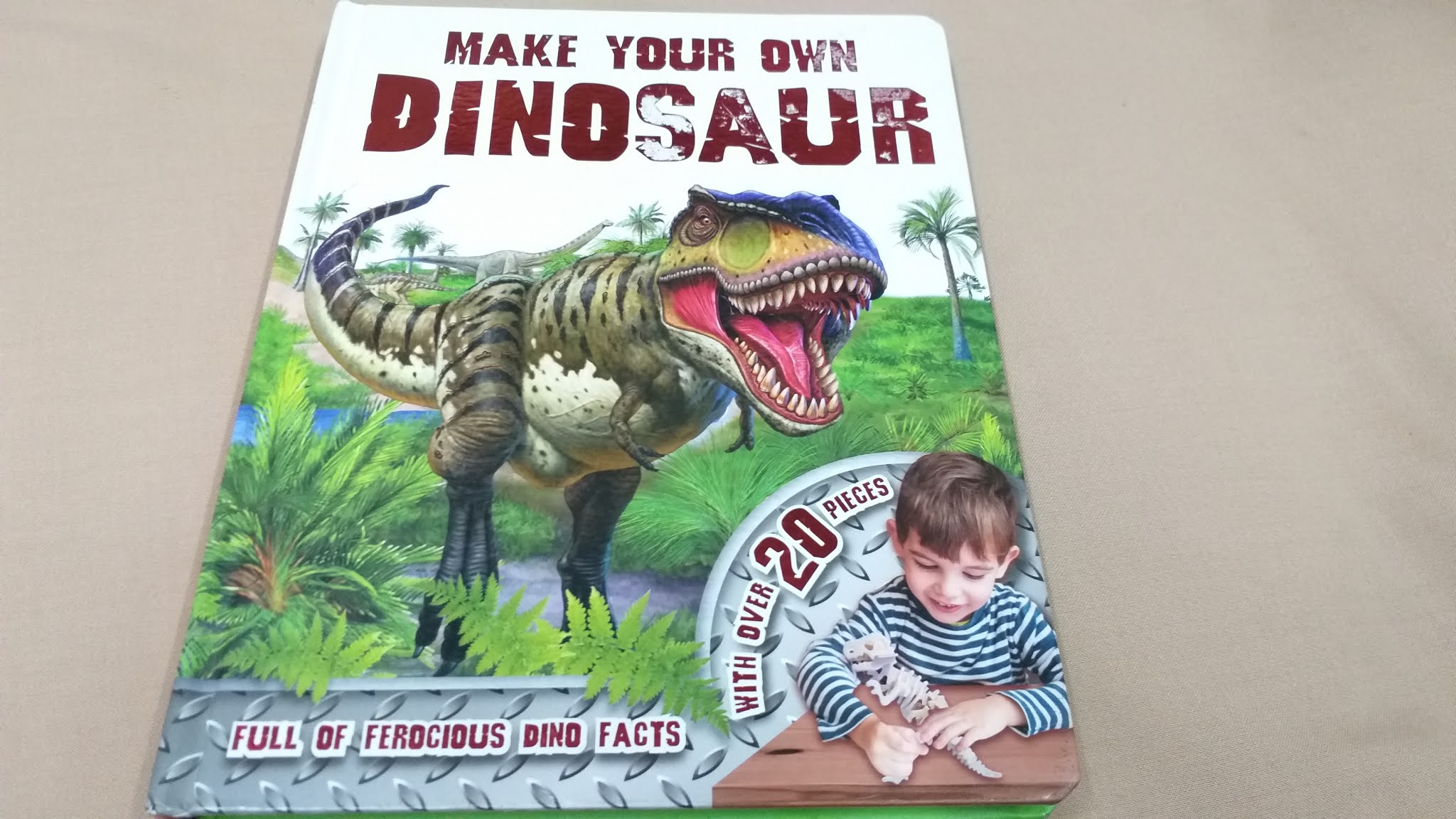 Kid Books Blog 334.Make your own Dinosaur