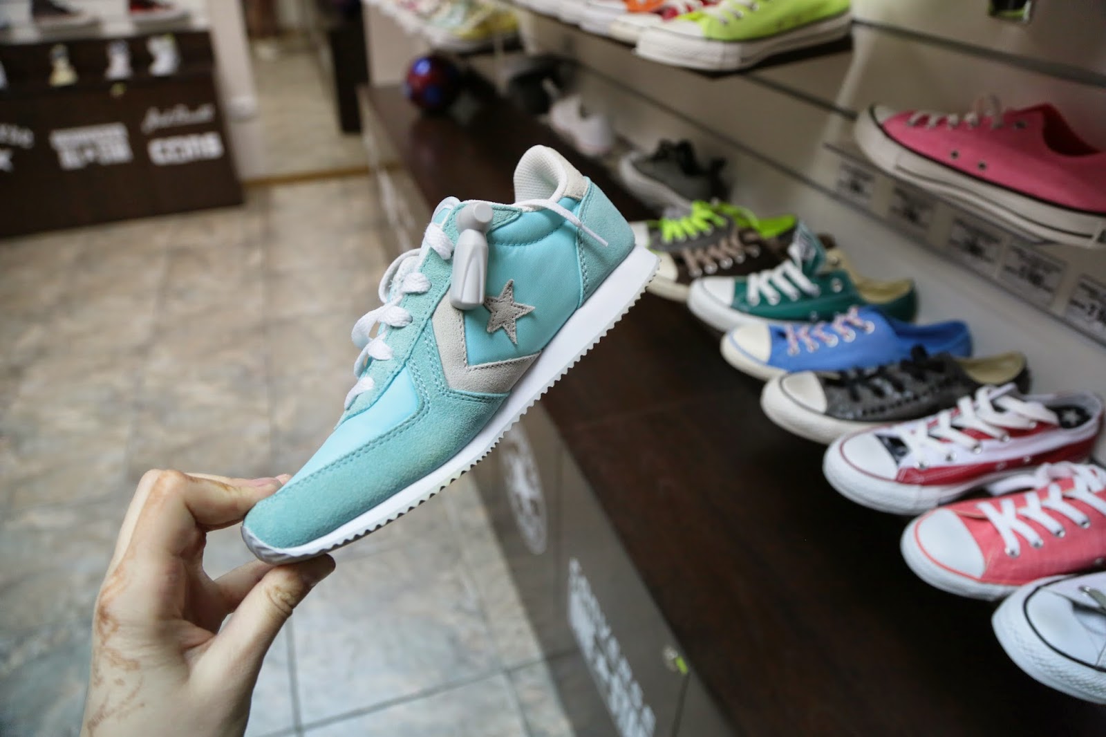 Спортивная одежда кемерово. Магазин спортивной обуви Кемерово. Магазин лето Владивосток.