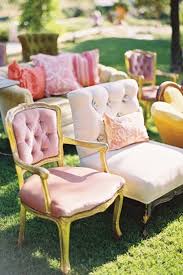 Zeta & Petra : Huyendo de las sillas fantasma...