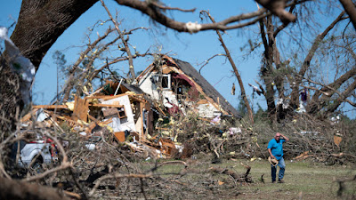 ‘Aku Terus Memanggil Yesus’ Kata Wanita yang Selamat dari Tornado yang Telah Tewaskan 9 Orang