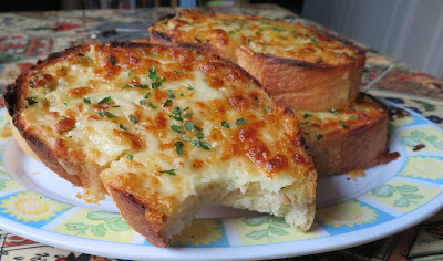 Small Batch Garlic Cheese Bread