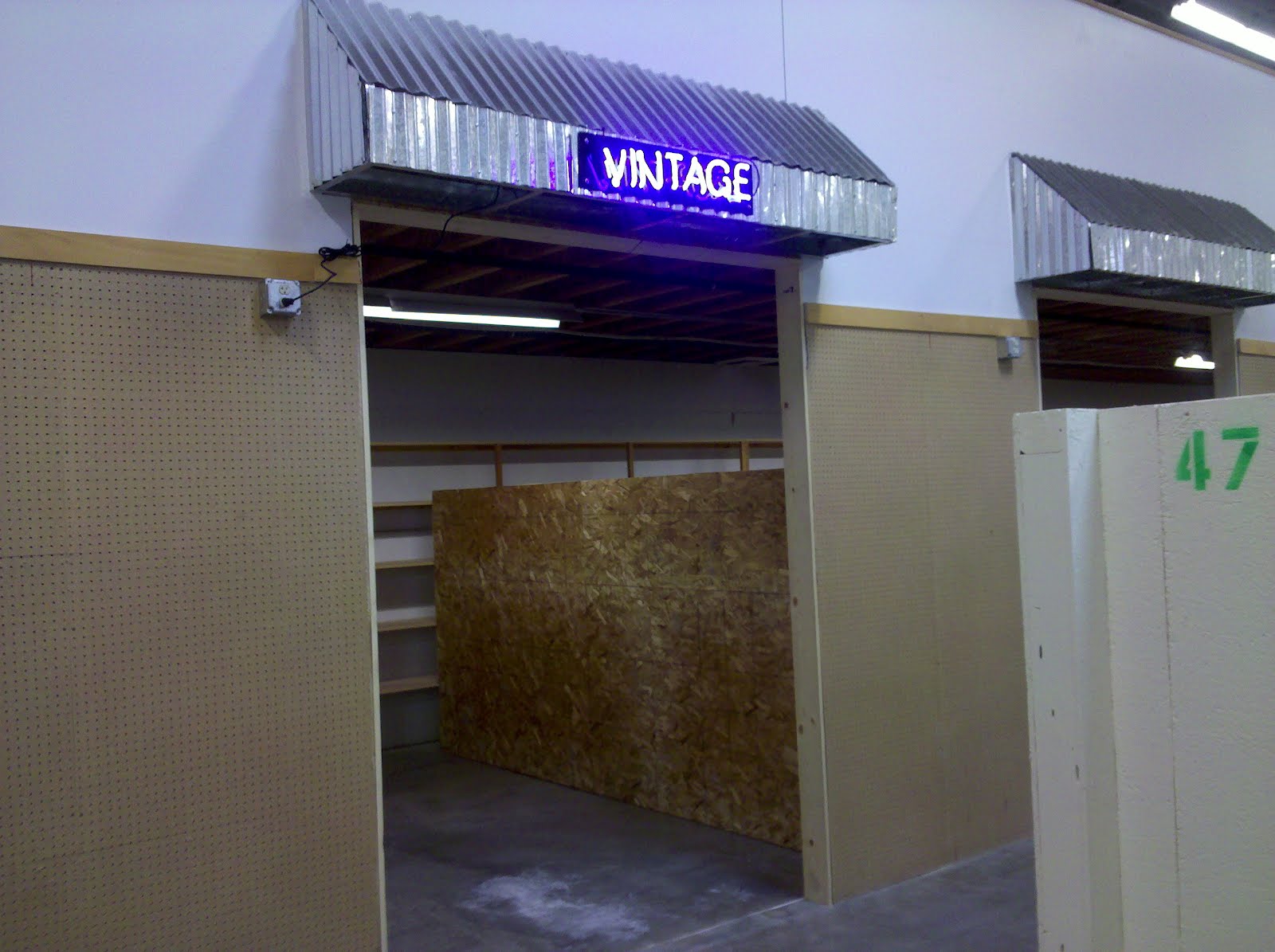 Phoenix Scrapbook Store New SCRAPBOOK BOOTH BRASS ARMADILLO in